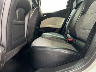 RENAULT Clio 1.6 E-Tech hybrid Serie limitata 140cv auto