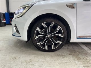 RENAULT Clio 1.6 E-Tech hybrid Serie limitata 140cv auto