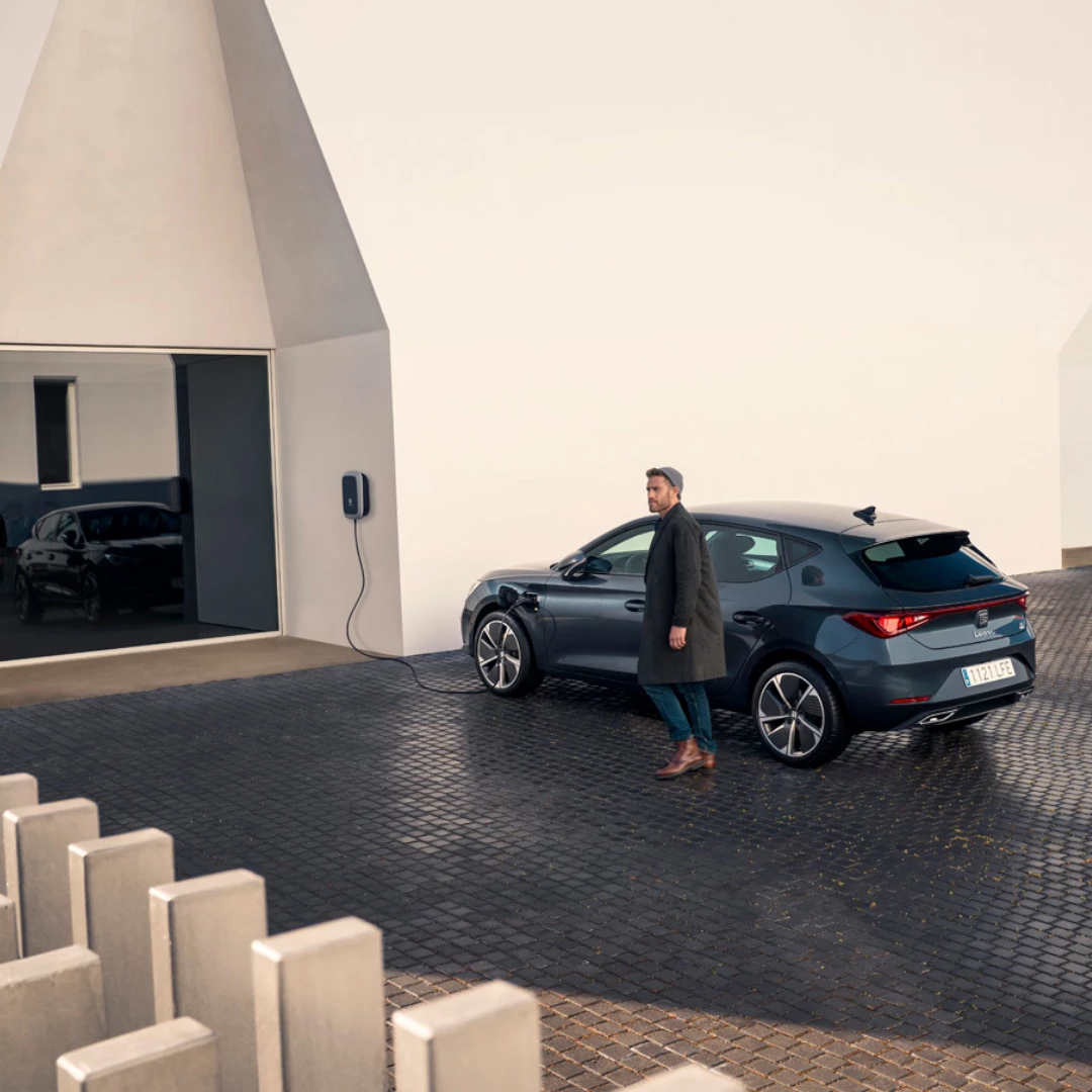 SEAT NUOVA LEON PLUG IN 2